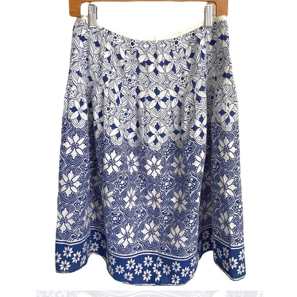 New York and Company Cool Summer Blue White Floral Skirt SIZE 4 - Picture 3 of 5